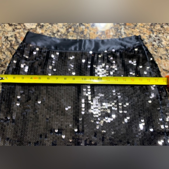 NWT-Express Design Studio Black Sequin Mini Skirt. Size 6. - Picture 12 of 13